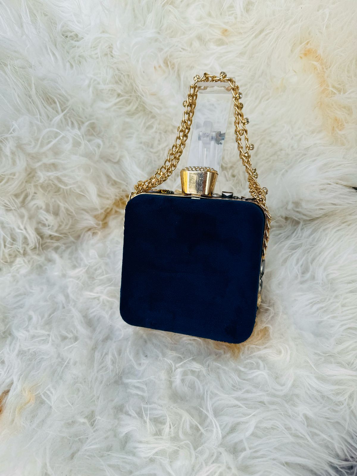 SQUARE CLUTCHE